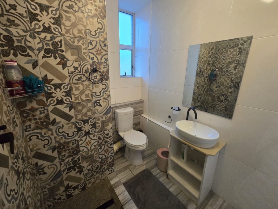 To Let 2 Bedroom Property for Rent in Summerstrand Eastern Cape